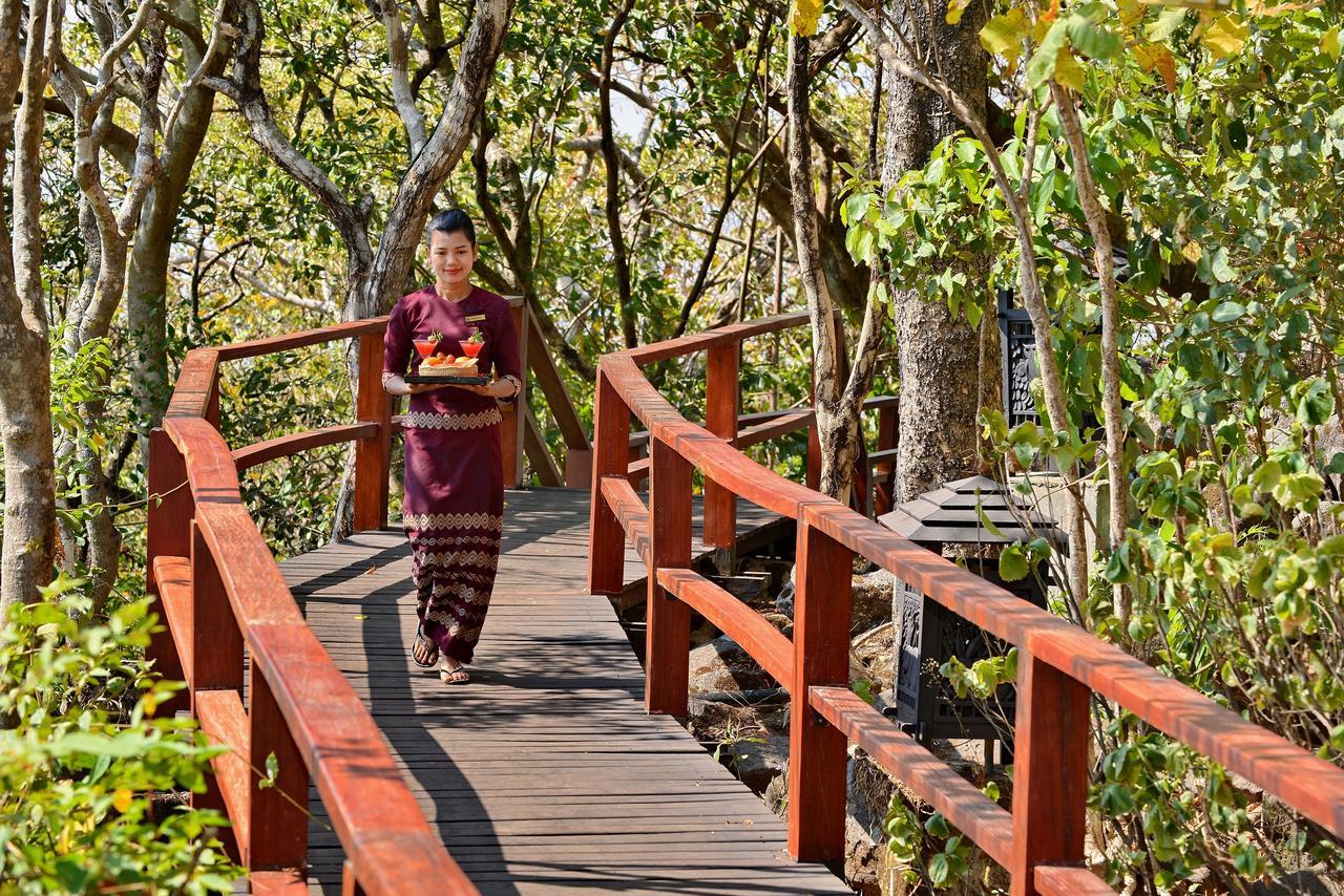Mount Popa Popa Mountain Resort מראה חיצוני תמונה